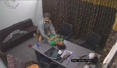 College Principal Fucking College Girl on Table – desibp1